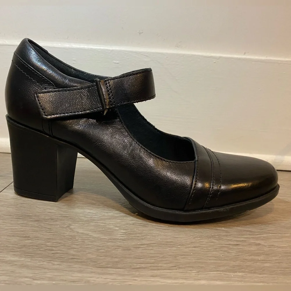 Clarks Black Leather Mary Jane Heels - Picture 1 of 5